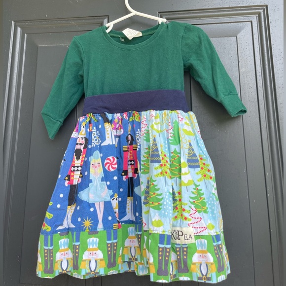 K Pea nutcracker dress - Picture 1 of 4